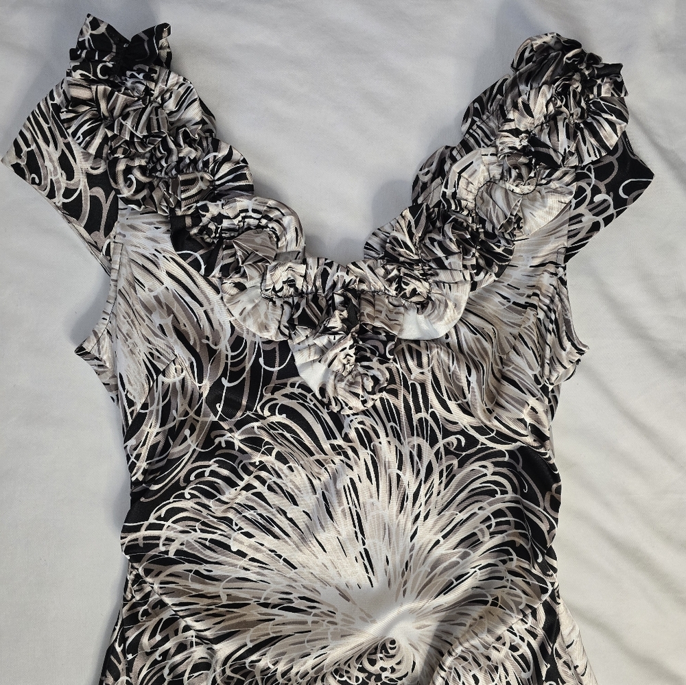 Maggie London cap sleeve ruffle v-neck cocktail dress black tan white ab… - Picture 7 of 15
